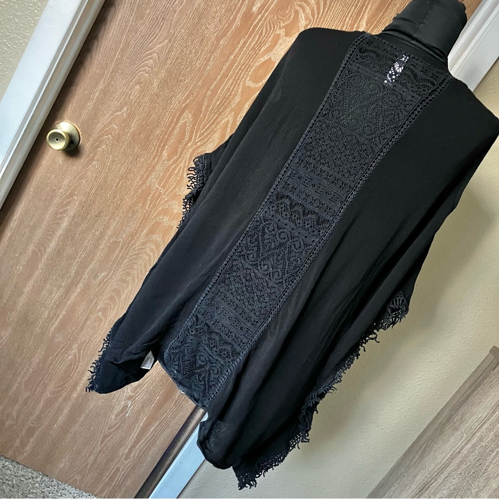 Xhilaration mid length kimono